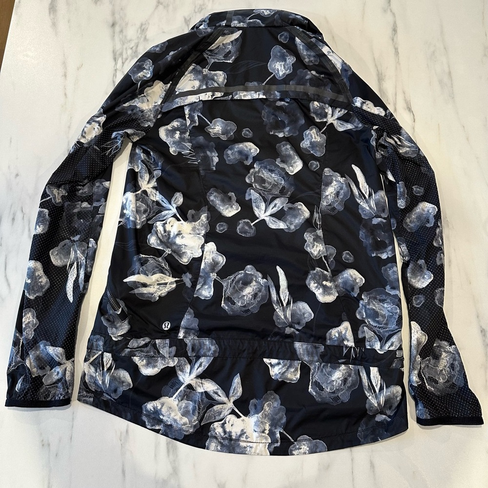SOLD 6 - Lululemon Miss Misty Pullover - Inky Floral Black Ghost - Picture 8 of 8